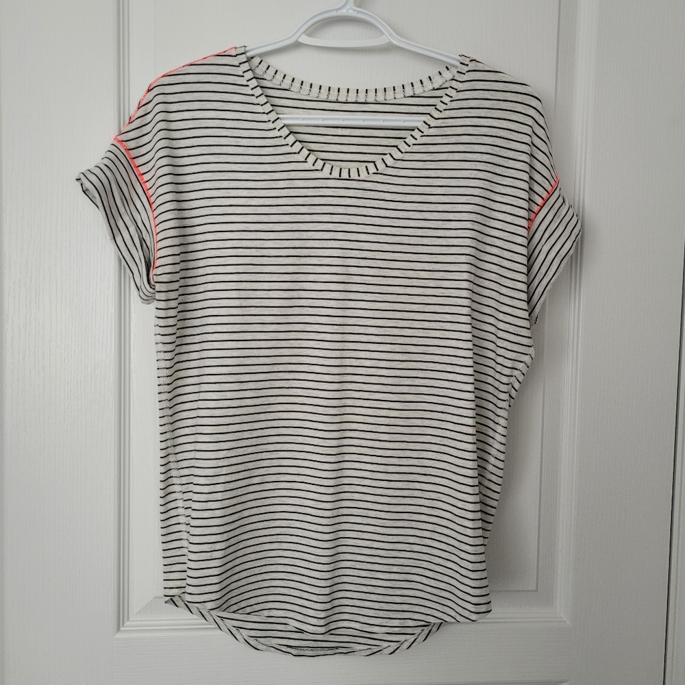 Lululemon t-shirt